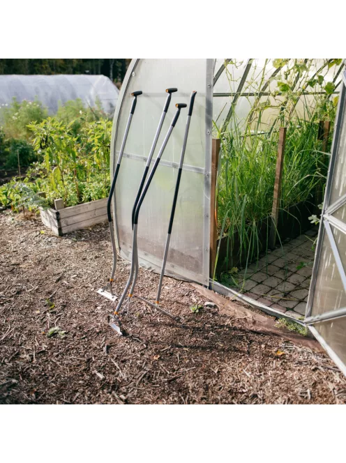 Fiskars Ergonomic™ gereblye, fém fejjel