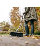 Fiskars Ergonomic™ seprű ívelt nyéllel