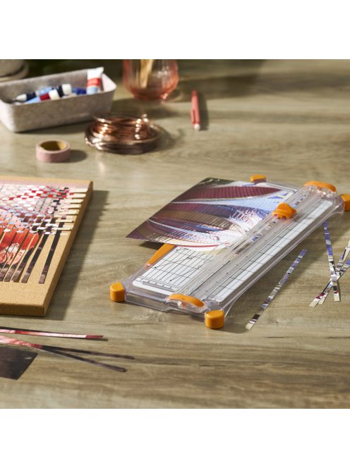 Fiskars SureCut™ vágóasztal A4, papírhoz, keskeny talppal