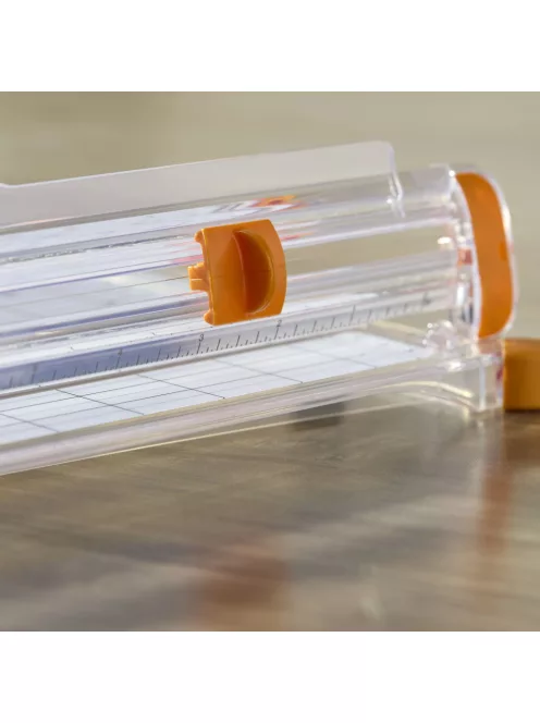 Fiskars SureCut™ Papír Vágóasztal A4, széles talppal