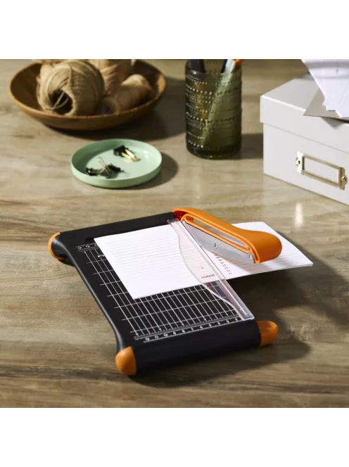 Fiskars Bypass Papír Vágóasztal A5, 30% újrahasznosított (1077982)