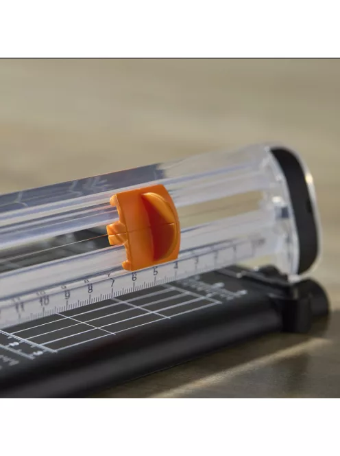 Fiskars SureCut™ Papír Vágóasztal A5, 30% újrahasznosított anyagból (1077983)