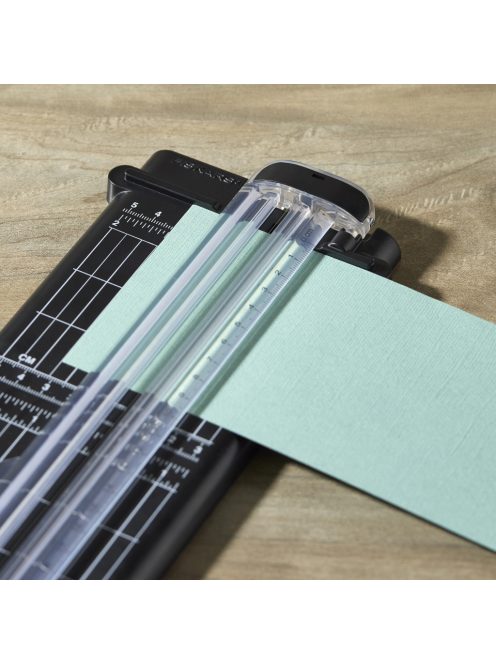 Fiskars SureCut™ vágóasztal A5, papírhoz, újrahasznosított anyagból