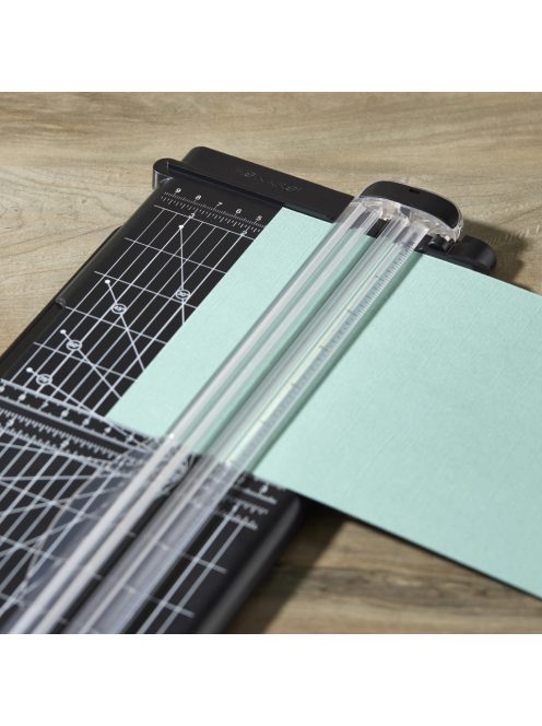 Fiskars SureCut™ vágóasztal A4, papírhoz, újrahasznosított anyagból