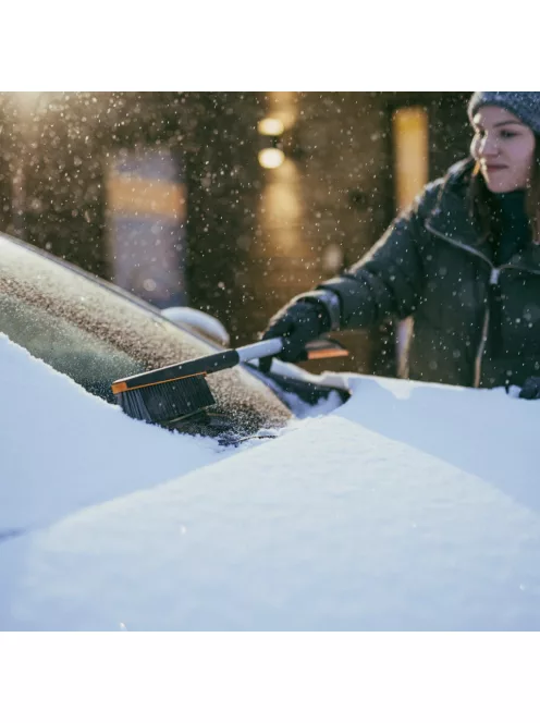 Fiskars Plus™ autós hóseprű & jégkaparó, hosszított nyéllel, L (1078494)