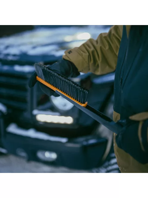 Fiskars Plus™ autós hóseprű & jégkaparó, hosszított nyéllel, L (1078494)