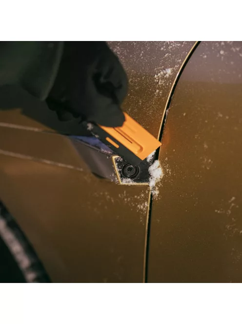 Fiskars Plus™ autós hóseprű & jégkaparó, hosszított nyéllel, L (1078494)