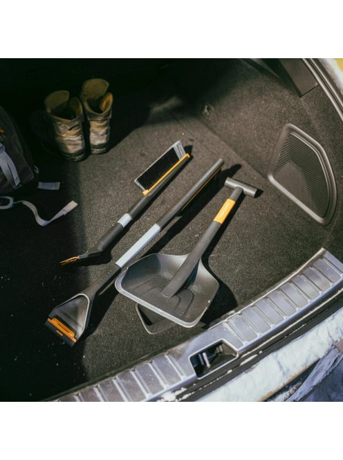 Fiskars Plus™ autós hóseprű & jégkaparó, S (1078495)