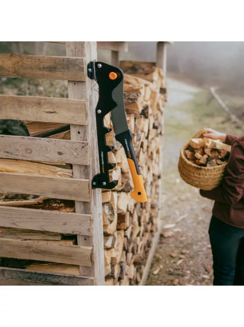 Fiskars X-series™ gyújtós készítő készlet (fali állvány + gallyazókés) (1079159)