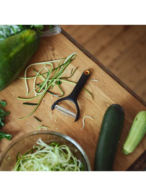 Fiskars Functional Form™ Y-alakú julienne hámozó (1079909)