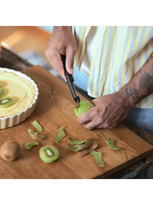 Fiskars Functional Form™ gyümölcshámozó, forgó pengével (1079961)