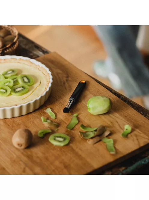 Fiskars Functional Form™ gyümölcshámozó, forgó pengével (1079961)