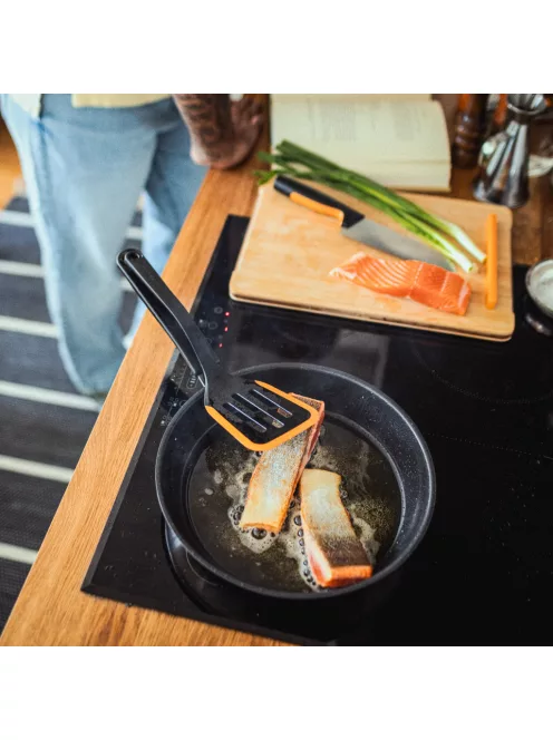 Fiskars Functional Form™ spatula palacsintasütéshez (1079964)
