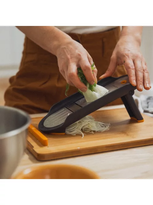 Fiskars Functional Form™ mandolin, zöldségszeletelő (1079969)