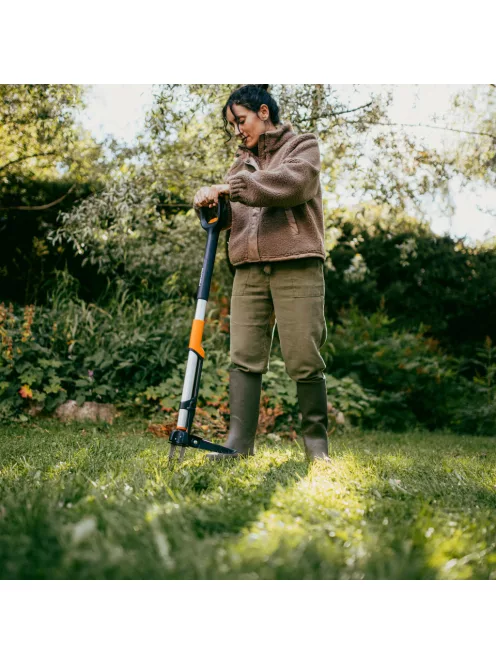 Fiskars X-series™ teleszkópos gyomkiszedő (1080510)