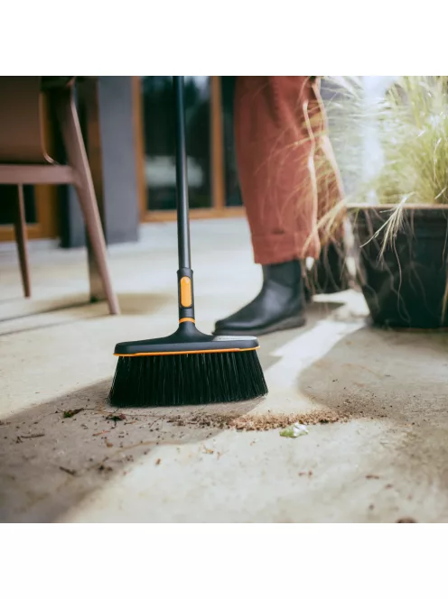 Fiskars OneClick univerzális udvari seprű fej (1080701)