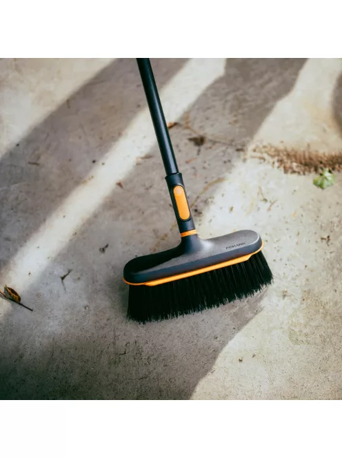 Fiskars OneClick univerzális udvari seprű fej (1080701)
