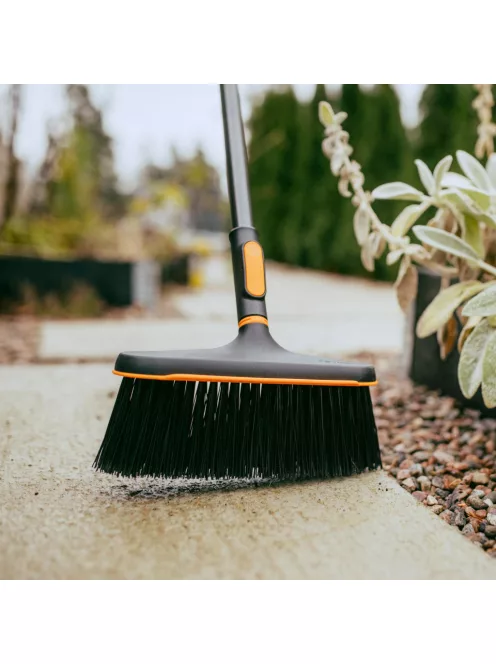 Fiskars OneClick univerzális udvari seprű fej (1080701)