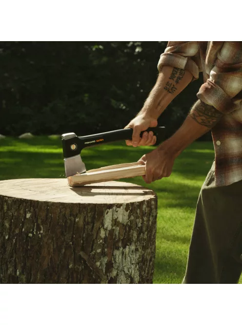 Fiskars U14 Ultra univerzális fejsze - 25 év garanciával (1082130)