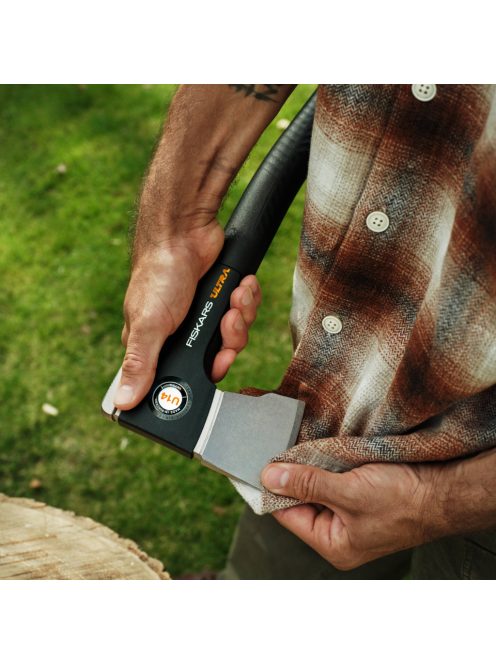 Fiskars U14 Ultra univerzális fejsze - 25 év garanciával (1082130)