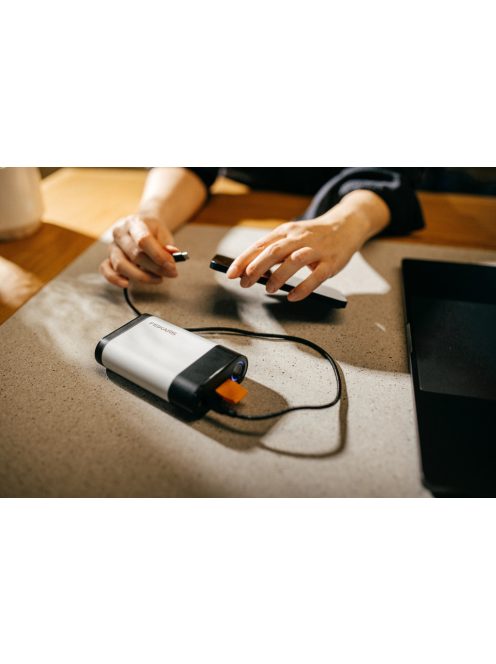 Fiskars Power Tools BT12 akkumulátor 12V-4Ah (1082341)