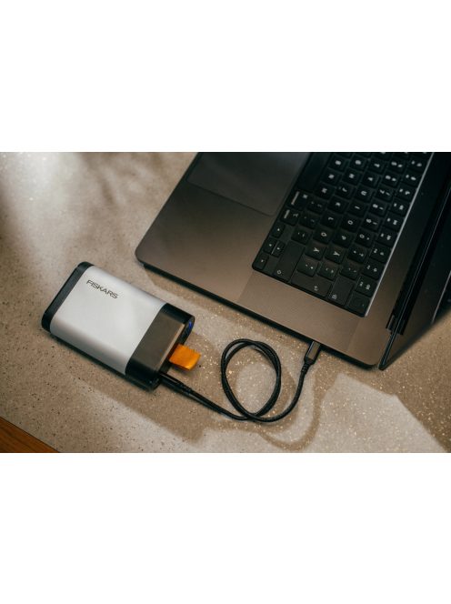 Fiskars Power Tools akkumulátor BT12 12V-4Ah dupla készlet (1082342)