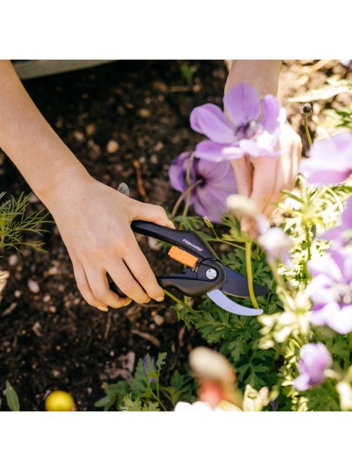 Fiskars SingleStep™ P26 metszőolló, bypass (1000567) 