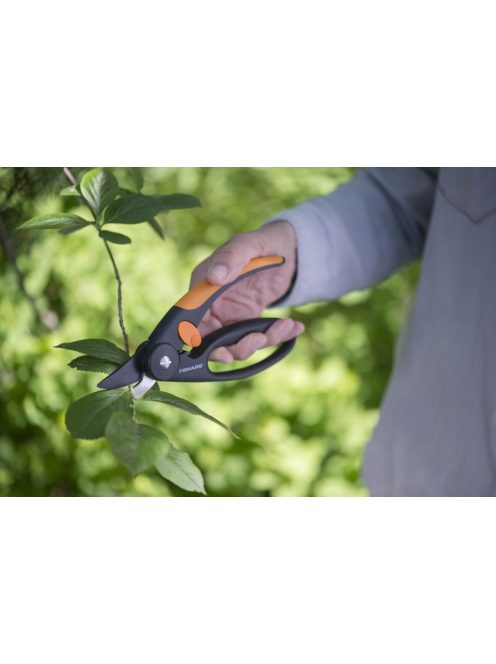 Fiskars Fingerloop™ P44 Ujjvédő metszőolló, bypass (1001534)