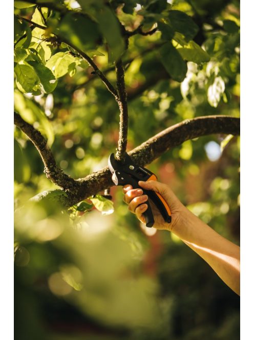 Fiskars PowerStep™ P83 metszőolló, rávágó, 3 fokozatú állítással (1000575)