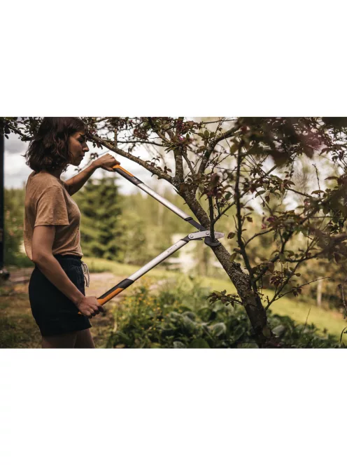 Fiskars PowerGearX™ Fém fogaskerekes ágvágó LX94 (M), bypass - 25 év garanciával (1020187)