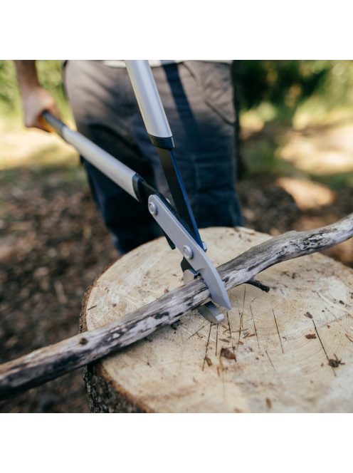 Fiskars PowerGearX™ Fém fogaskerekes ágvágó, rávágó LX99 (L) - 25 év garanciával (1020189)