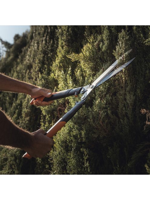 Fiskars PowerGearX™ fém fogaskerekes sövénynyíró, HSX92 - 25 év garanciával (1023631)