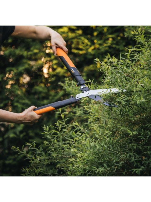 Fiskars PowerGearX™ fém fogaskerekes sövénynyíró, HSX92 - 25 év garanciával (1023631)