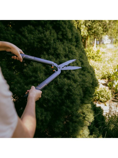 Fiskars SingleStep™ Sövénynyíró olló, HS22 (1001433)