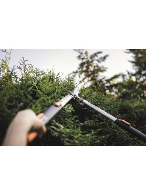 Fiskars SmartFit Teleszkópos sövénynyíró HS86 (1013565)