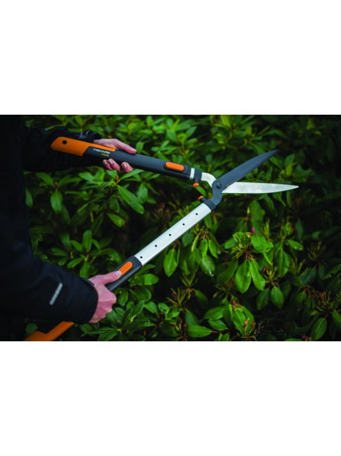Fiskars SmartFit Teleszkópos sövénynyíró HS86 (1013565)