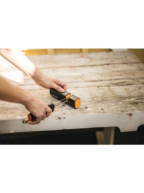 Fiskars Xsharp™ fejsze- és késélező - csomagolás nélküli, hibátlan termék (1000601)