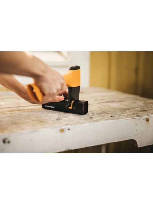 Fiskars X5 kis kemping fejsze XXS - 25 év garanciával (1015617)