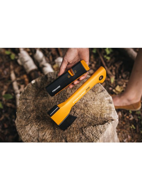 Fiskars X5 kis kemping fejsze XXS - 25 év garanciával (1015617)