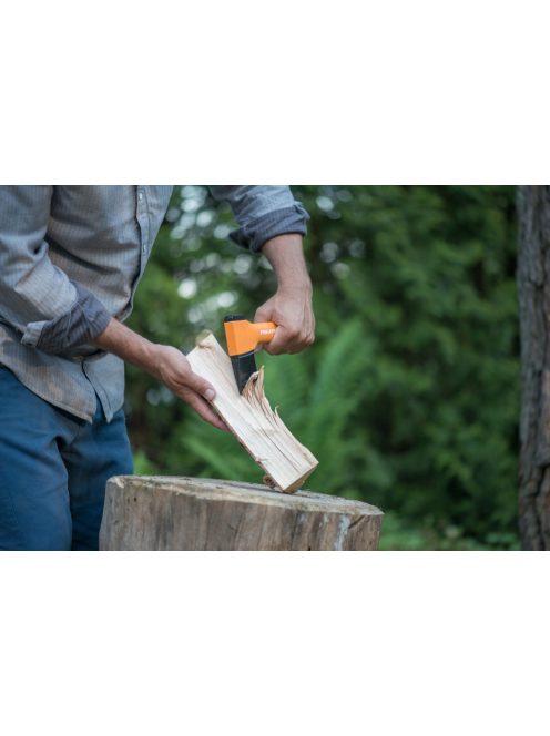 Fiskars X5 kis kemping fejsze XXS - 25 év garanciával (1015617)