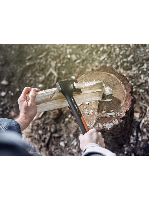 Fiskars X7 kemping fejsze XS - 25 év garanciával (1015618)