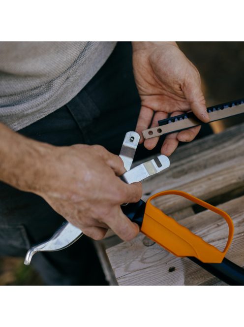 Fiskars 21''-os keretes fűrész (53 cm), SW30 (1001621)