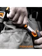 Fiskars PRO Staysharp™ általános kés, tokba épített élezővel (1023618) 