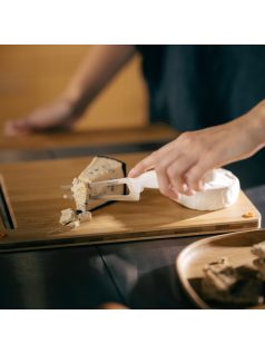 Fiskars Functional Form™ Sajtkés, fehér (1015987)