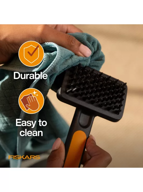 Fiskars Pet Care Szilikon szőrápoló kefe kisállatoknak (2009140)