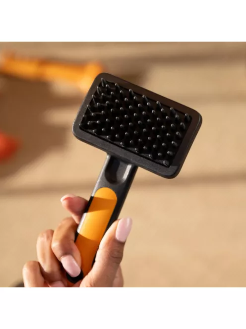 Fiskars Pet Care Szilikon szőrápoló kefe kisállatoknak (2009140)