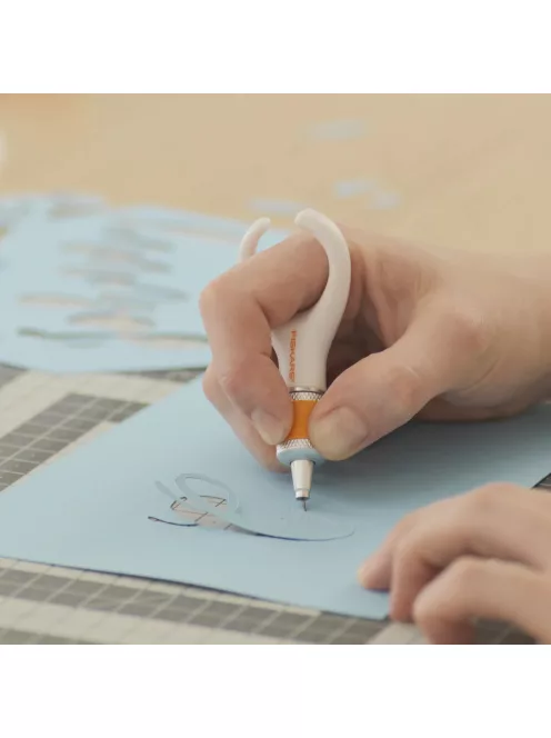 Fiskars Softgrip® forgófejes kés, hegyes végű (1003756)