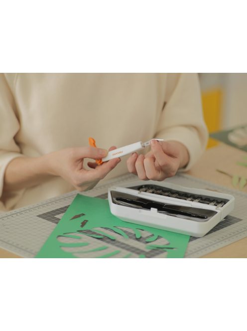 Fiskars Prémium precíziós faragó kés + penge készlet (1024384)