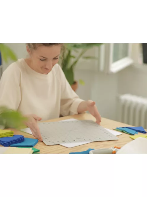 Fiskars Öngyógyuló forgatható vágólap (14x14")" (1020694)