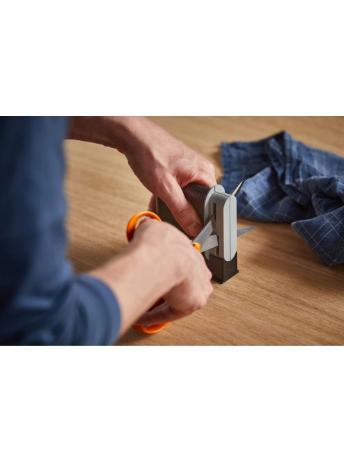 Fiskars Functional Form Clip-Sharp™ ollóélező (1000812)